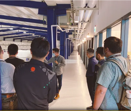 parent - kid pilot camp - guided tour at pilot training center