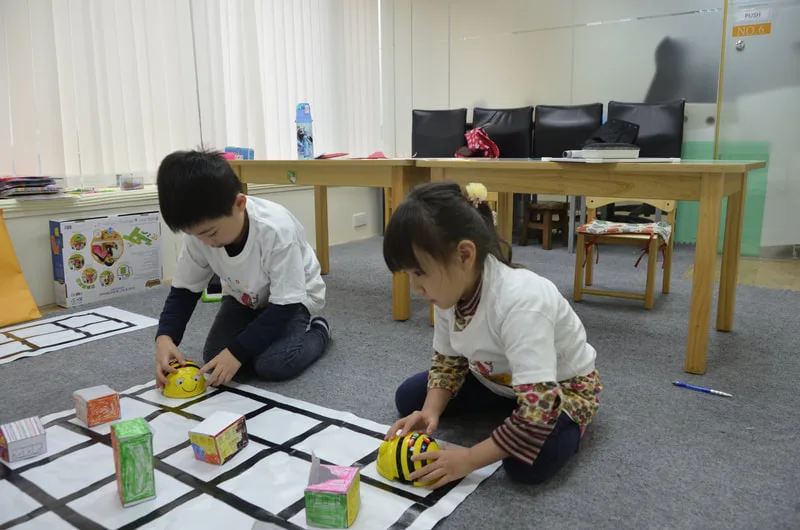 More advanced class for aged 5-7 who have completed Junior Tech 1. Junior Tech 2 includes Osmo, Scratch Jr., and Bee-bot
