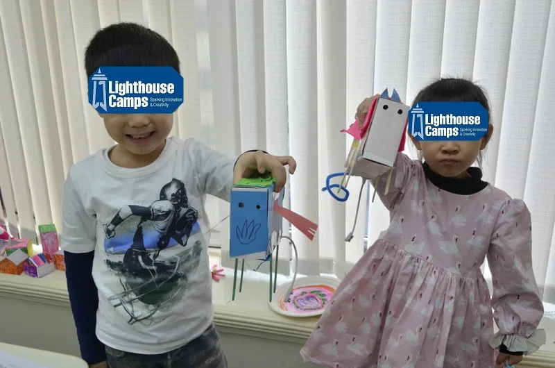 Junior Tech 1: introductory coding class for age 5-7, including Beebot, Scratch Jr., and Little Bits 給5-7歲幼童兒童的入門程式設計課程 