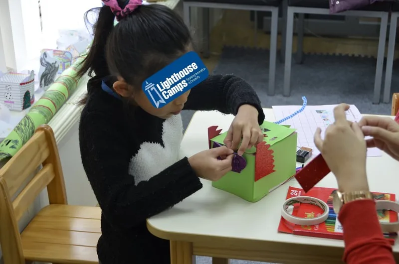 Junior Tech 1: introductory coding class for age 5-7, including Beebot, Scratch Jr., and Little Bits 給5-7歲幼童兒童的入門程式設計課程 